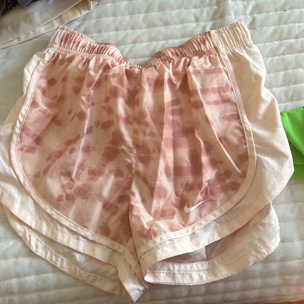 nike peach color athletic shorts size xs